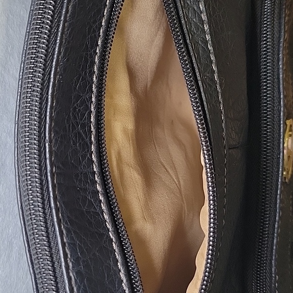 Lauren‎ Conrad Black Crossbody Bag - Picture 4 of 8